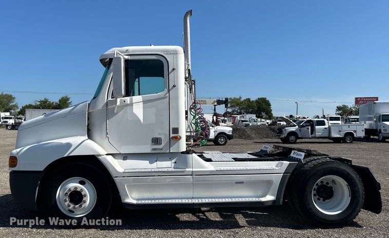 image for item EG0936 2002 Freightliner  Century Class S/T semi truck