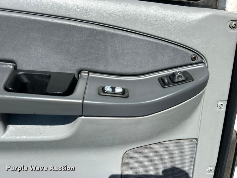 image for item EG0936 2002 Freightliner  Century Class S/T semi truck