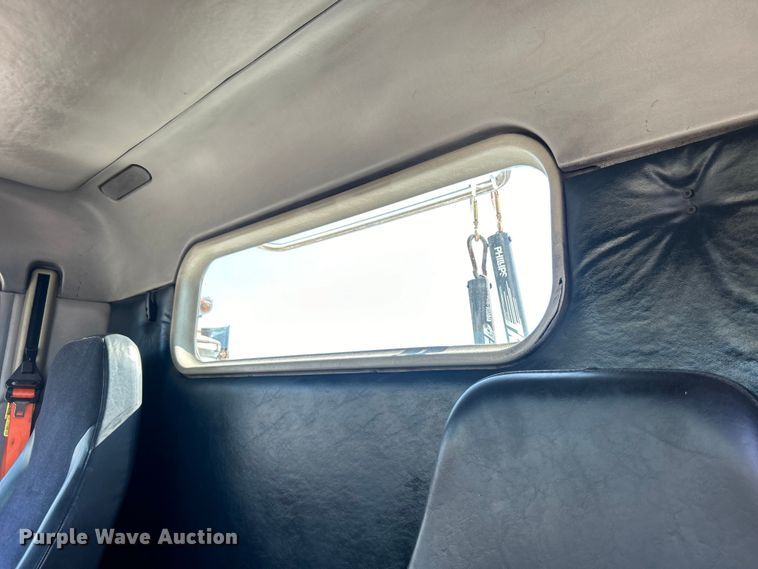 image for item EG0936 2002 Freightliner  Century Class S/T semi truck