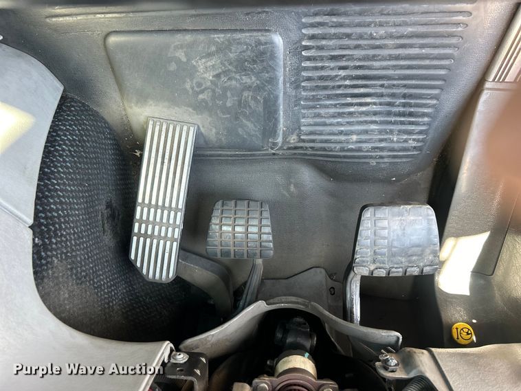 image for item EG0936 2002 Freightliner  Century Class S/T semi truck