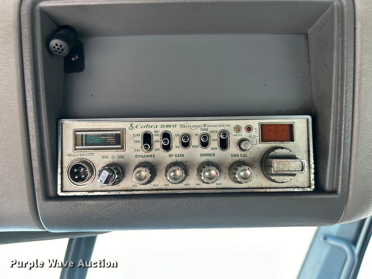 image for item EG0936 2002 Freightliner  Century Class S/T semi truck