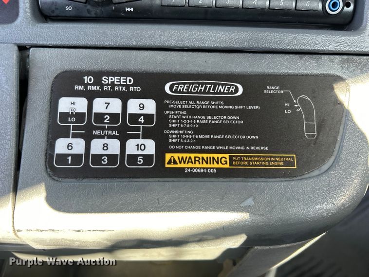 image for item EG0936 2002 Freightliner  Century Class S/T semi truck