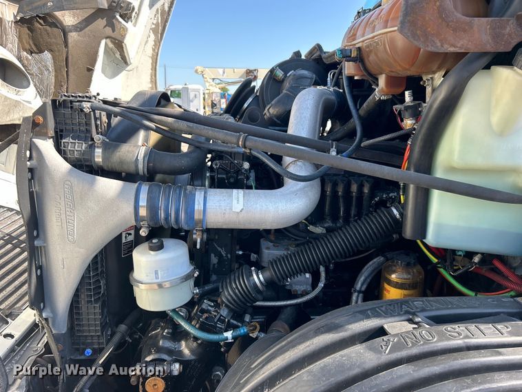 image for item EG0936 2002 Freightliner  Century Class S/T semi truck