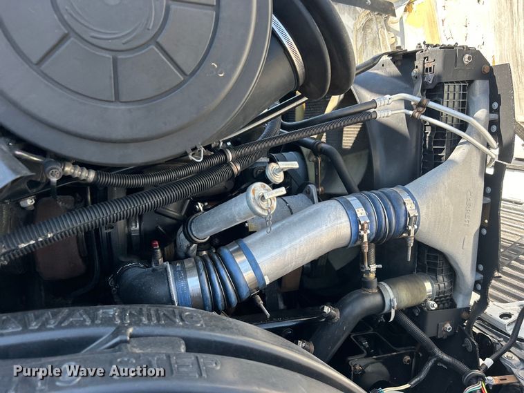 image for item EG0936 2002 Freightliner  Century Class S/T semi truck