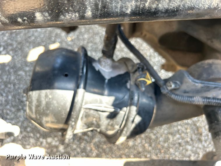 image for item EG0936 2002 Freightliner  Century Class S/T semi truck