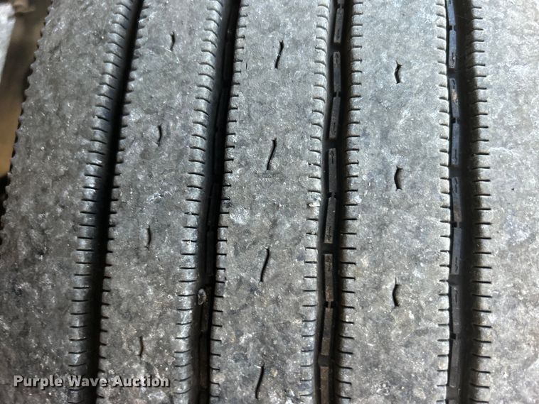 image for item EG0936 2002 Freightliner  Century Class S/T semi truck