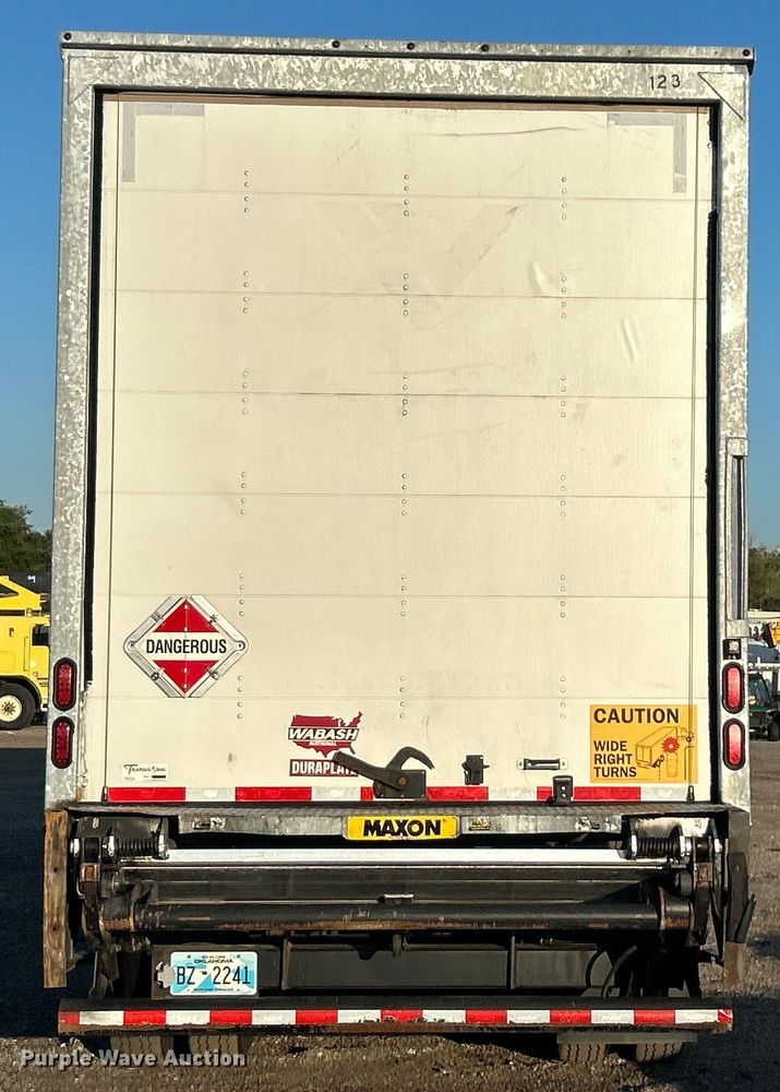 image for item EG0942 2013 Wabash National  dry van trailer