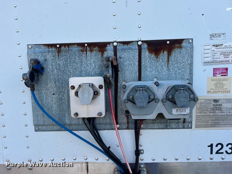 image for item EG0942 2013 Wabash National  dry van trailer