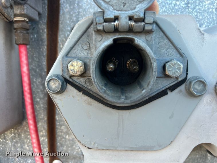 image for item EG0942 2013 Wabash National  dry van trailer