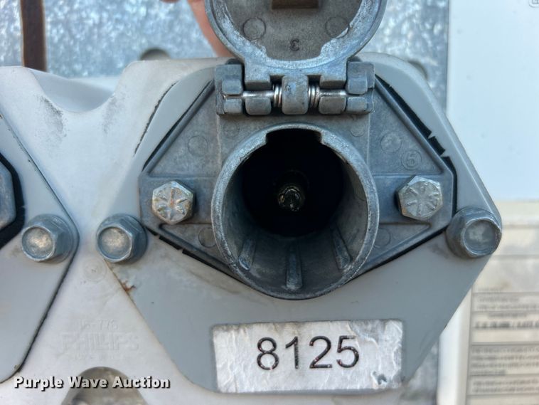 image for item EG0942 2013 Wabash National  dry van trailer