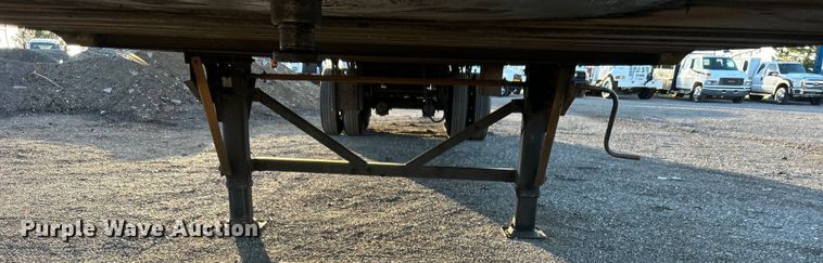 image for item EG0942 2013 Wabash National  dry van trailer