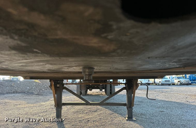 image for item EG0942 2013 Wabash National  dry van trailer