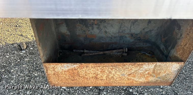 image for item EG0942 2013 Wabash National  dry van trailer