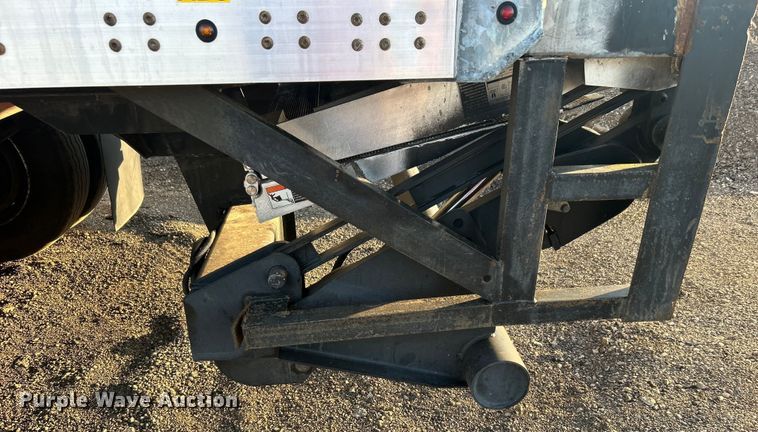 image for item EG0942 2013 Wabash National  dry van trailer