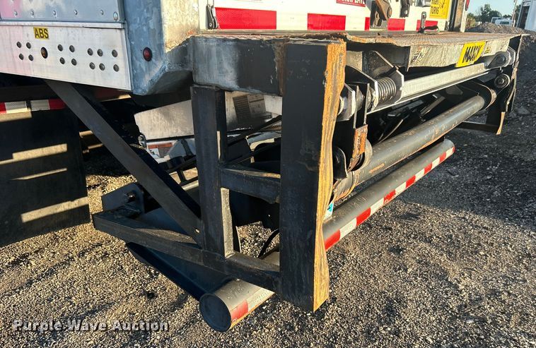image for item EG0942 2013 Wabash National  dry van trailer