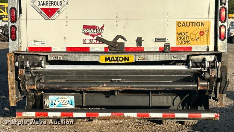 image for item EG0942 2013 Wabash National  dry van trailer