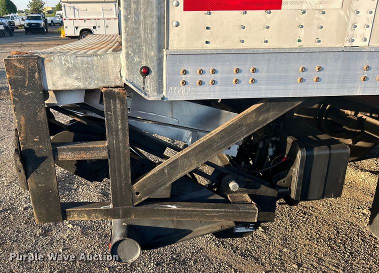 image for item EG0942 2013 Wabash National  dry van trailer
