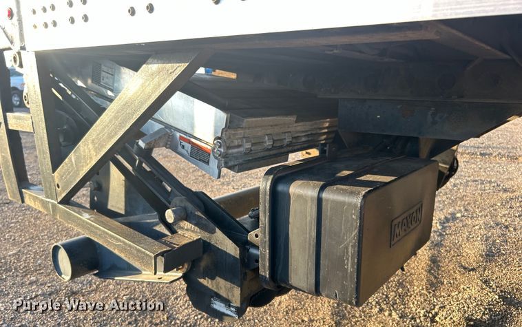 image for item EG0942 2013 Wabash National  dry van trailer