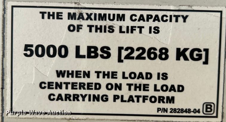 image for item EG0942 2013 Wabash National  dry van trailer