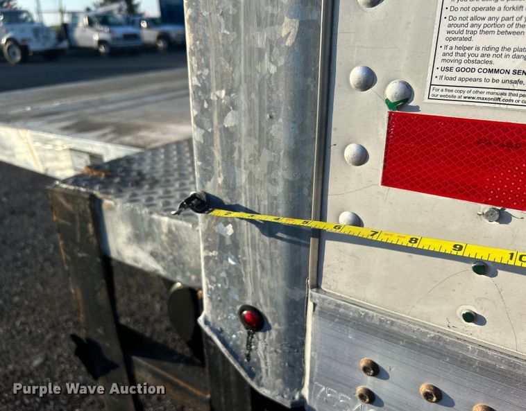 image for item EG0942 2013 Wabash National  dry van trailer