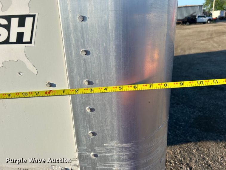 image for item EG0942 2013 Wabash National  dry van trailer