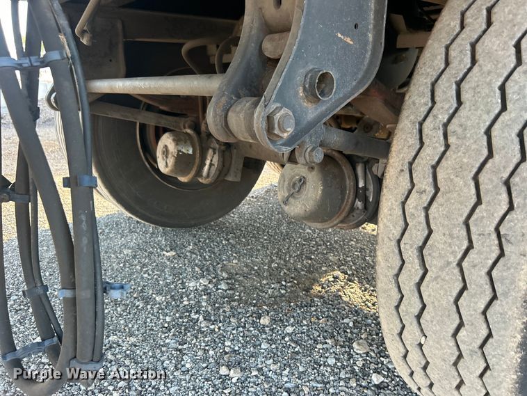 image for item EG0942 2013 Wabash National  dry van trailer