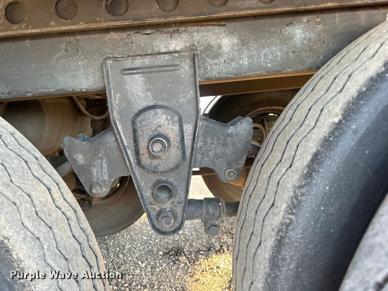 image for item EG0942 2013 Wabash National  dry van trailer