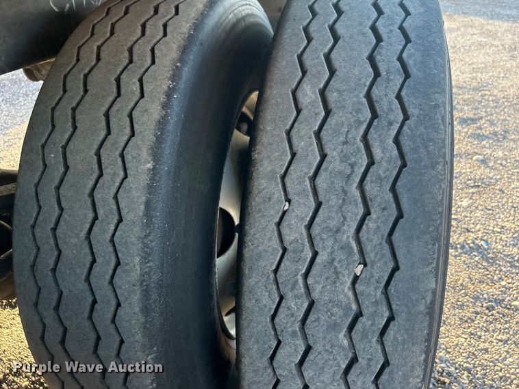 image for item EG0942 2013 Wabash National  dry van trailer