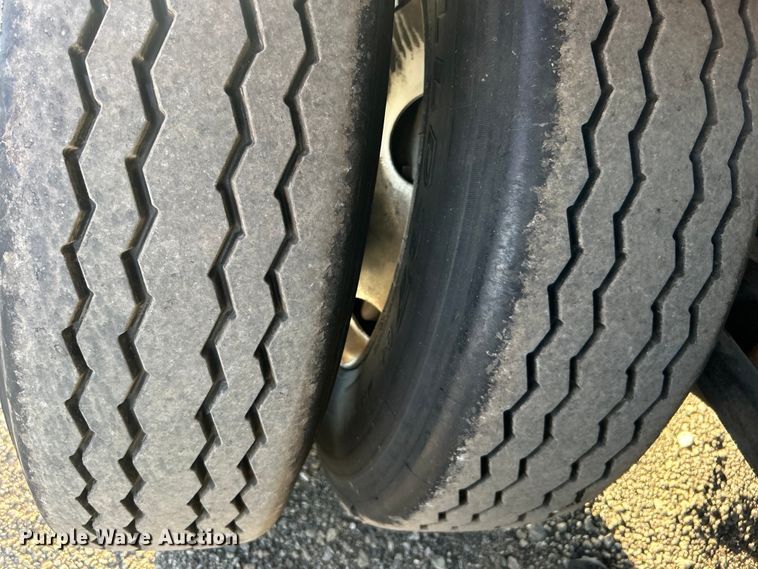 image for item EG0942 2013 Wabash National  dry van trailer