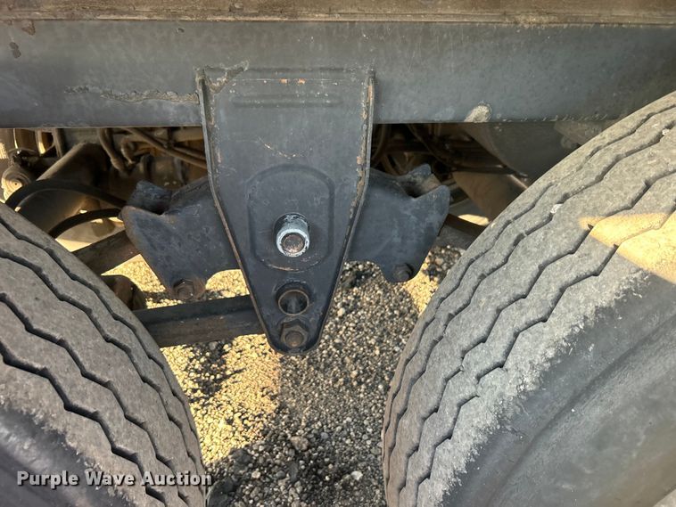 image for item EG0942 2013 Wabash National  dry van trailer