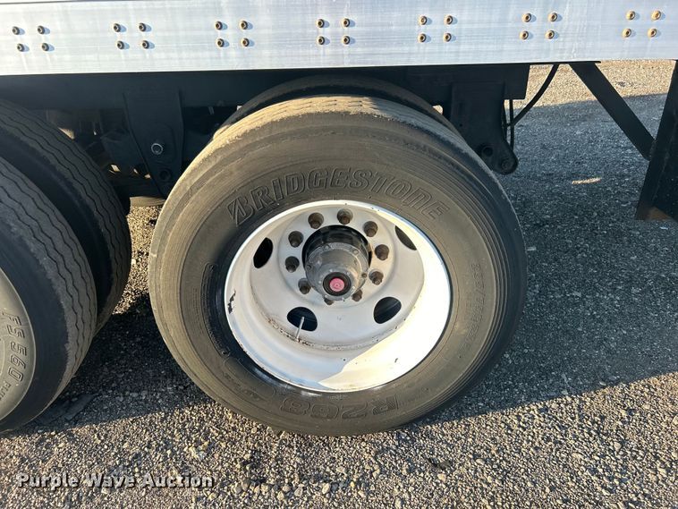 image for item EG0942 2013 Wabash National  dry van trailer