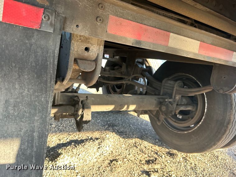 image for item EG0942 2013 Wabash National  dry van trailer