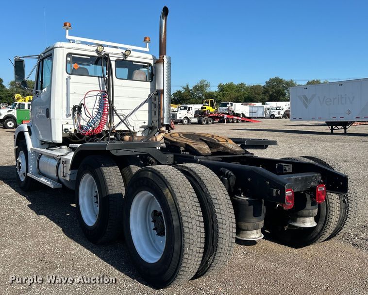 image for item EG0944 1999 Freightliner  FL112 semi truck