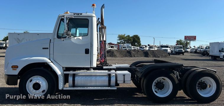 image for item EG0944 1999 Freightliner  FL112 semi truck