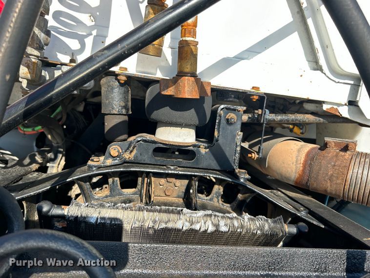 image for item EG0944 1999 Freightliner  FL112 semi truck