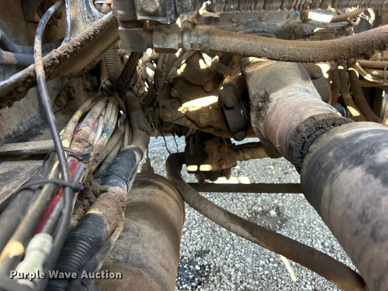 image for item EG0944 1999 Freightliner  FL112 semi truck