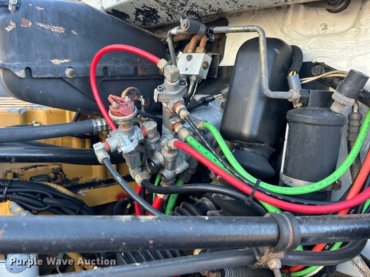 image for item EG0944 1999 Freightliner  FL112 semi truck