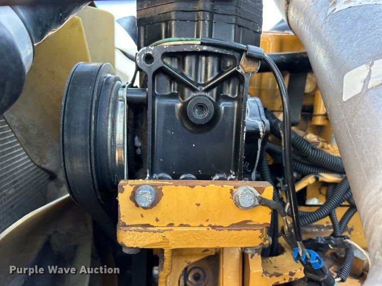 image for item EG0944 1999 Freightliner  FL112 semi truck