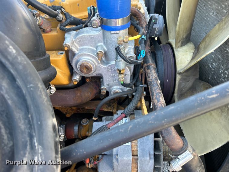 image for item EG0944 1999 Freightliner  FL112 semi truck