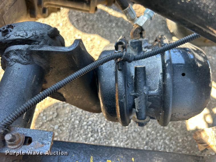 image for item EG0944 1999 Freightliner  FL112 semi truck