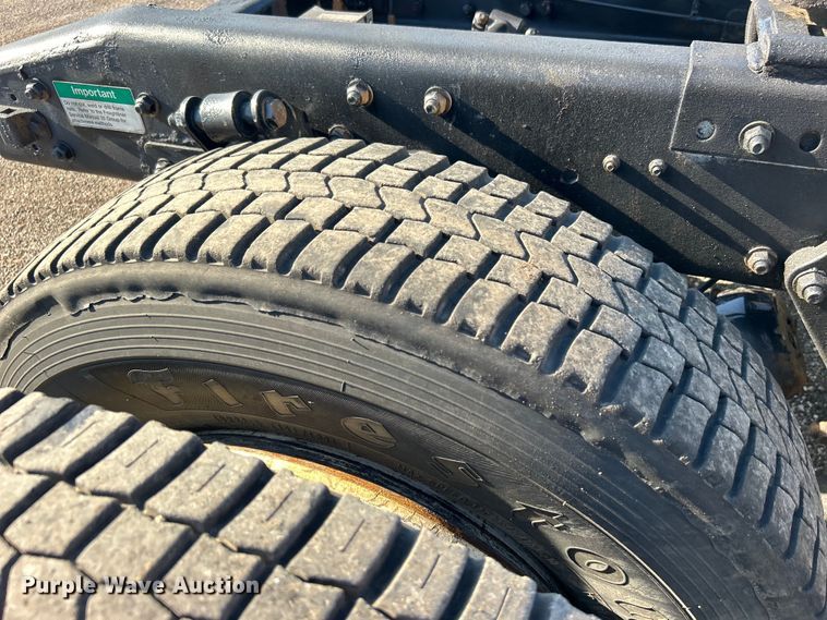 image for item EG0944 1999 Freightliner  FL112 semi truck