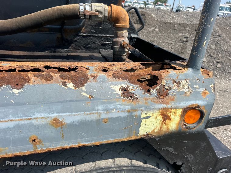 image for item EG0954 2012 Dragon Products Ltd. vacuum trailer