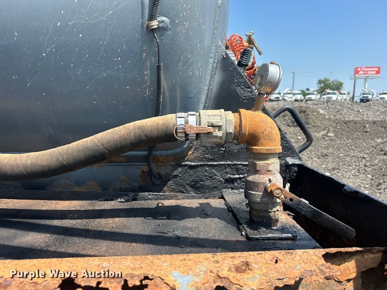 image for item EG0954 2012 Dragon Products Ltd. vacuum trailer