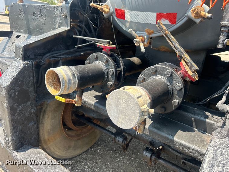 image for item EG0954 2012 Dragon Products Ltd. vacuum trailer