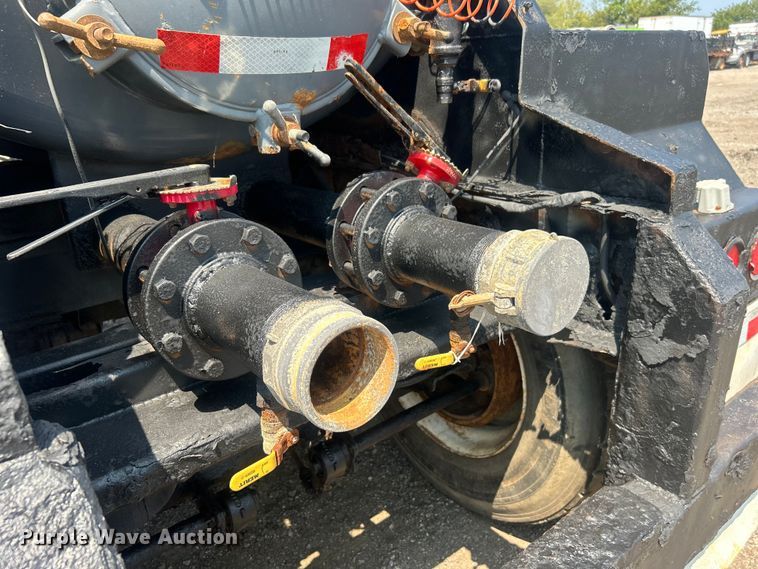 image for item EG0954 2012 Dragon Products Ltd. vacuum trailer