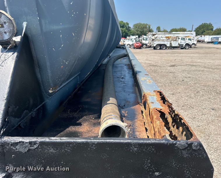 image for item EG0954 2012 Dragon Products Ltd. vacuum trailer