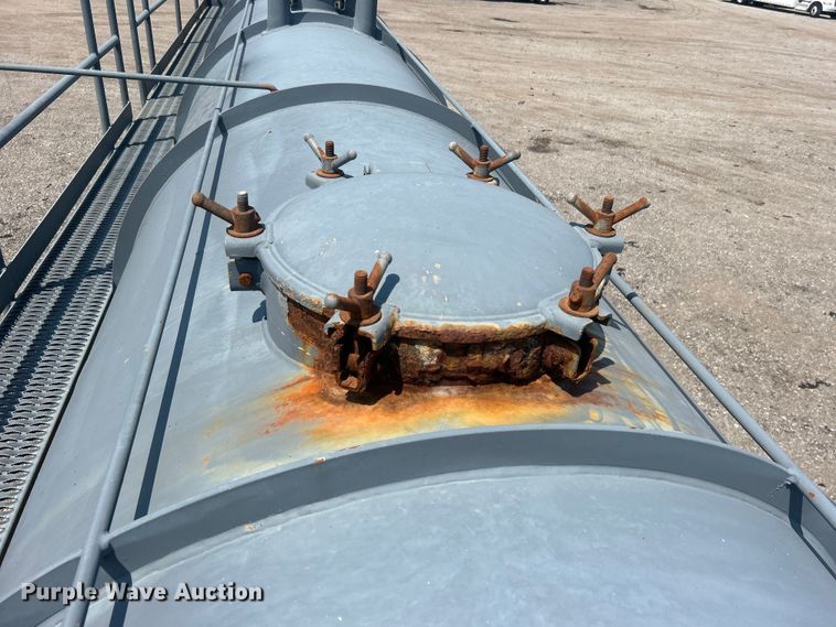 image for item EG0954 2012 Dragon Products Ltd. vacuum trailer