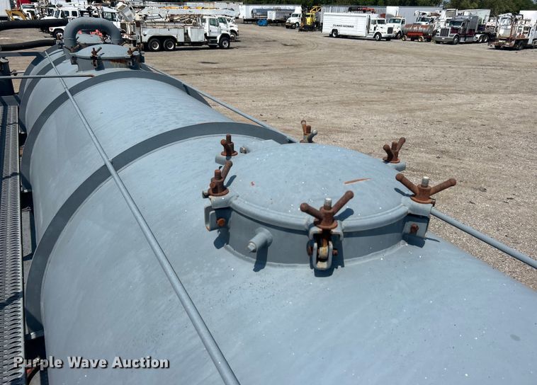 image for item EG0954 2012 Dragon Products Ltd. vacuum trailer