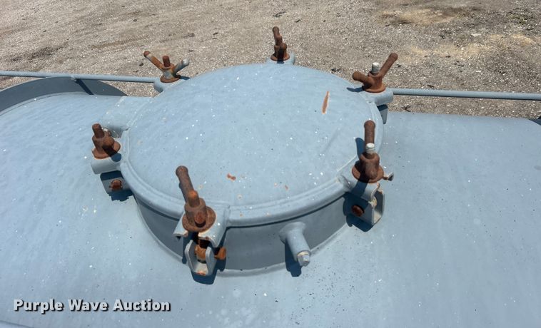 image for item EG0954 2012 Dragon Products Ltd. vacuum trailer