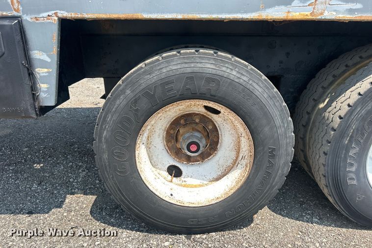 image for item EG0954 2012 Dragon Products Ltd. vacuum trailer